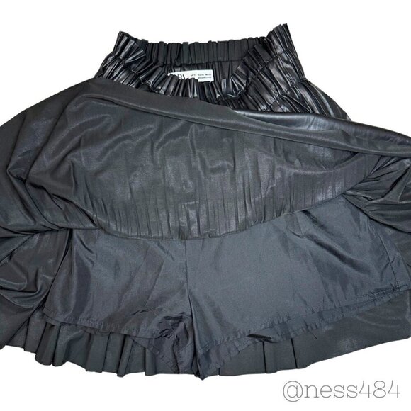 ZARA Women's Faux Leather Pleated Mini Skirt w/Built in Shorts XS - Picture 5 of 5